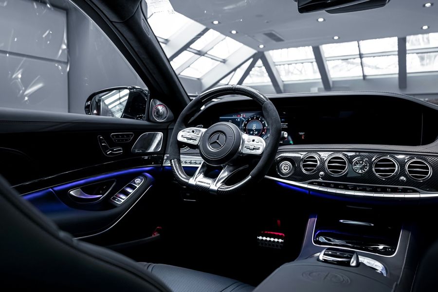 Gepflegtes Fahrzeug-Cockpit nach der Innenaufbereitung